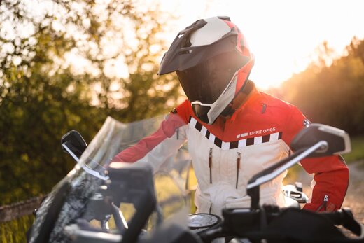 Ekris_BMW_Motorrad_Gear_Garment_Actie_Header_Desktop