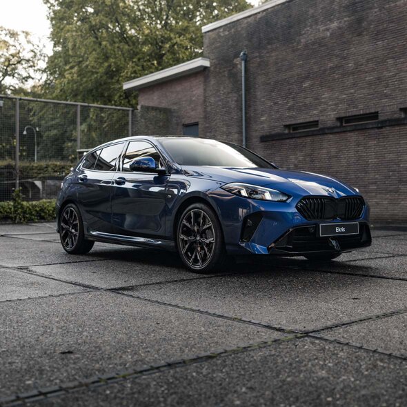 BMW_1_Serie_Blauw_Voorkant_Header_Mobile_Ekris