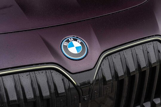 BMW i7-3