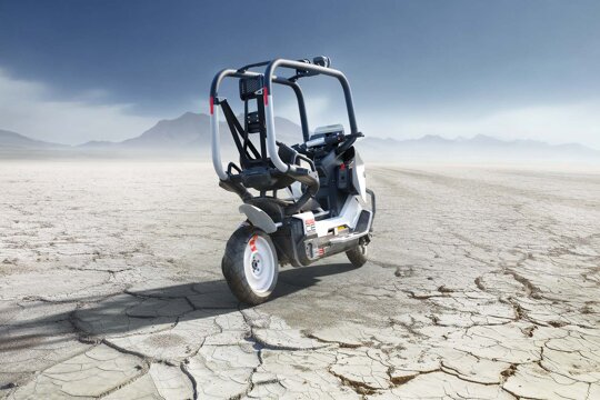 BMW_Vision_CE_Achterkant_Zoutvlakte_Ekris