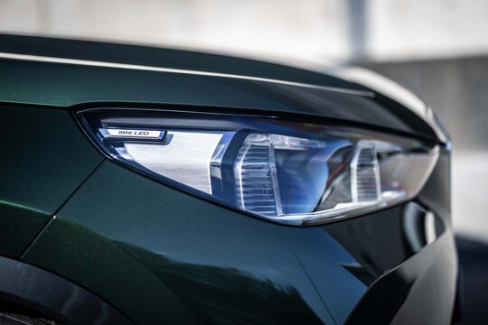 BMW_X1_Voorkant_Groen_LED_Lamp_Close_Up_Ekris