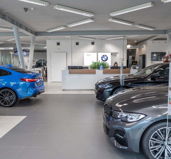 Ekris-BMW-Utrecht-entree-receptie-bmw-modellen-mobiel