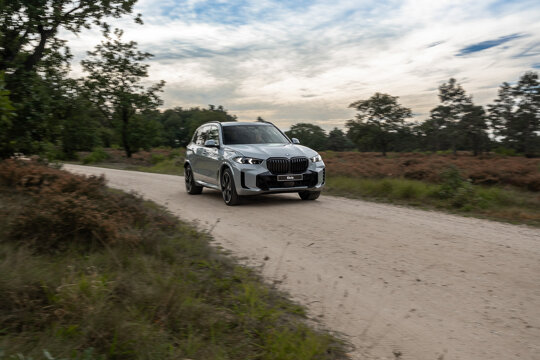 16-Get to know en model pagina-V2-BMW, Driving, Hybride, Rijden, X5-DENN9550