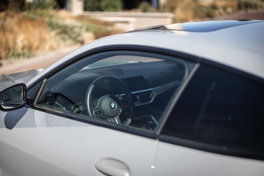 BMW-4-Serie-Coupé-Grijs-Stuur