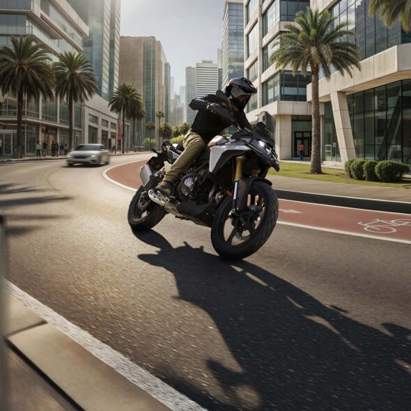 BMW_F_450_GS_Rijdend_Header_Mobile