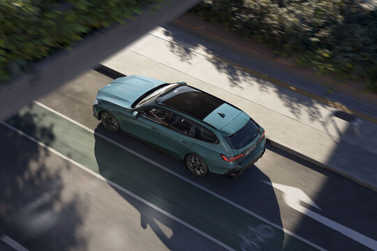 BMW-i5-Touring-Exterieur-Panorama-Dak-Groen-1520x1014