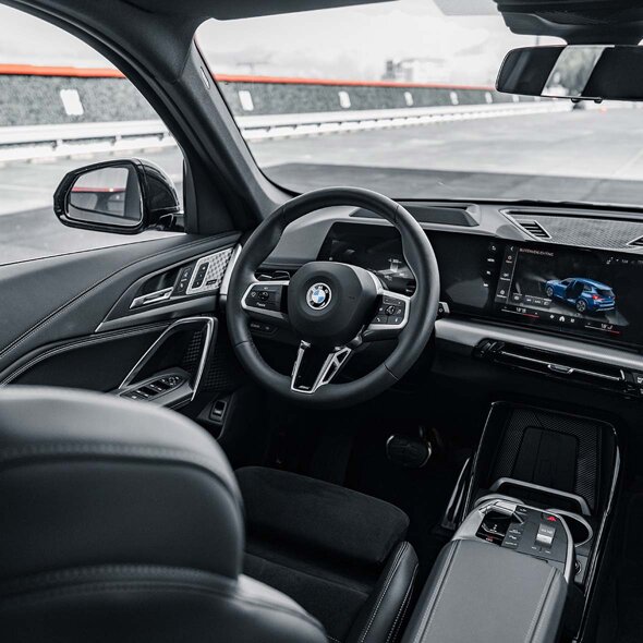 BMW_iX1_Business_Edition_Interieur_Ekris_Header_Mobile