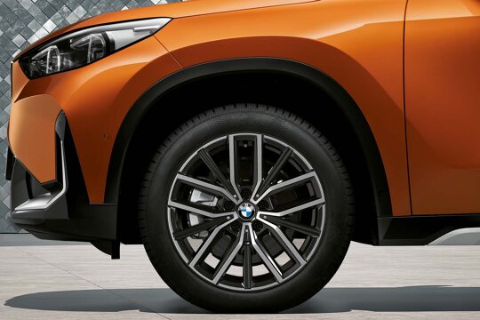 BMW-iX1-Essential-Edition-18inch-velg