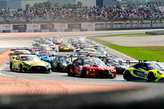 BMW_M4_GT3_Maxime_Oosten_Mex_Jansen_Start_Race2_Ekris