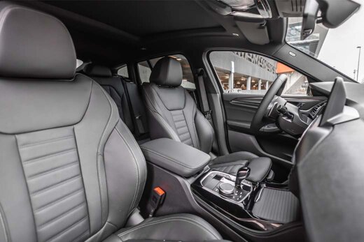 BMW-X4-Interieur-Cockpit-stoelen