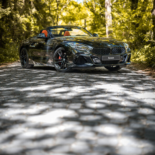BMW_Z4_Zwart_M40i_Voorkant_Zijkant_1180x1180
