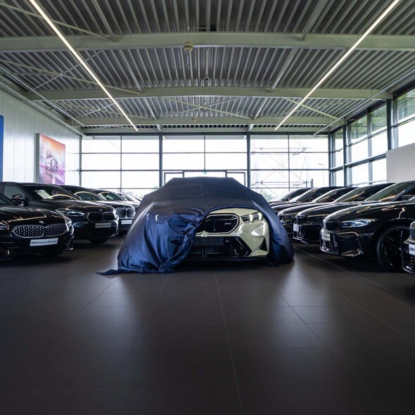 Ekris_Demo_Deals_BMW_M5_Doek_Header_Mobile_Ekris