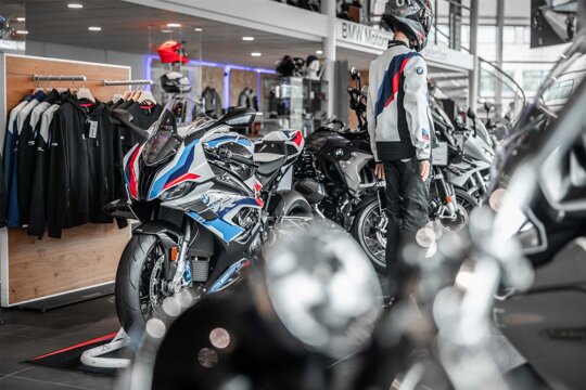 Ekris-Motorrad-Maastricht-Showroom