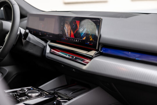 49-Get to know-BMW, Electrisch, i5-DENN2350