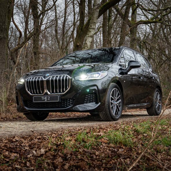 BMW_2_Serie_Active_Tourer_Zwart_Voorkant_Header-Mobile