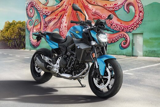 BMW_F_900_R_Pulse_Voorkant_Muur_Ekris_Header_Desktop