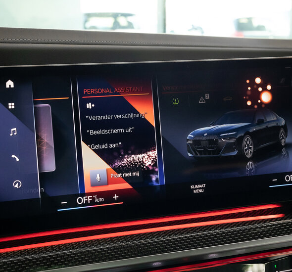 BMW iDrive 8 - Header Mobiel