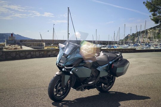 BMW_R_1300_RT_Groen_Zijkant_Voorkant_Ekris