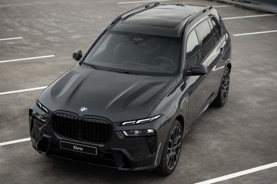 BMW-X7-Grijs-Voorkant-Bovenkant-Parkeerdek-Ekris