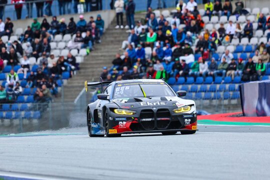 Ekris-BMW-M4-GT3-Maxime-Oosten-Oostenrijk-Tribune