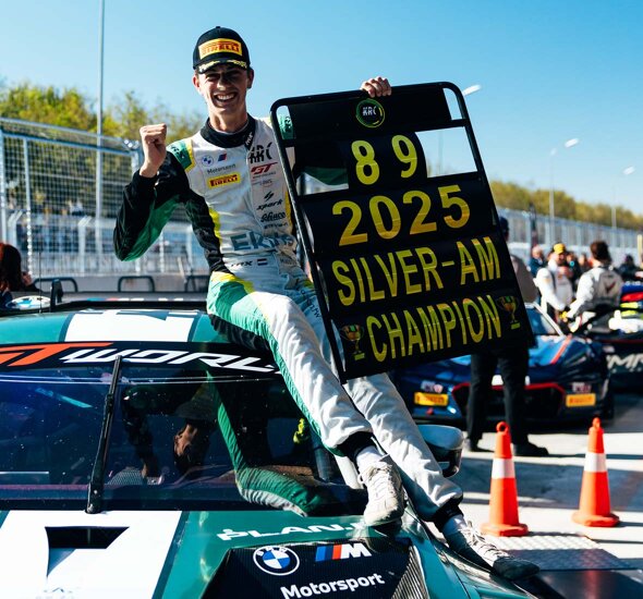 Maxime_Oosten_GT_World_Challenge_Asia_Kampioen_Header_Mobile