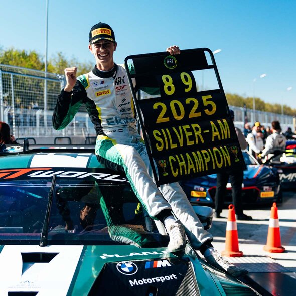 Maxime_Oosten_GT_World_Challenge_Asia_Kampioen_Header_Mobile