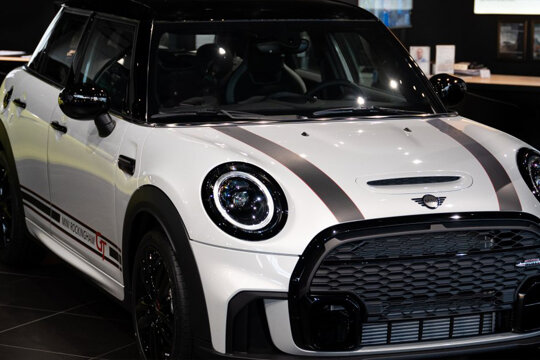 MINI_Keram_Rockingham_GT_Hero_2560x1280_Keram