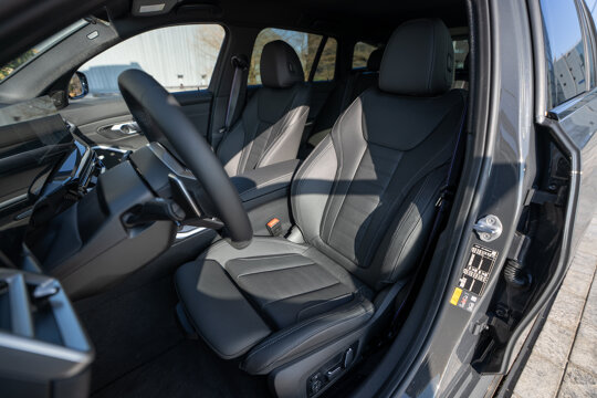 41-BMW 330e Touring LCI-DSC00475