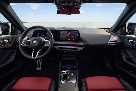 BMW-2-Serie-Gran-Coupe-Interieur-Cockpit-Ekris