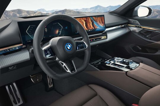 BMW-i5-Interieur-Cockpit-Stuur