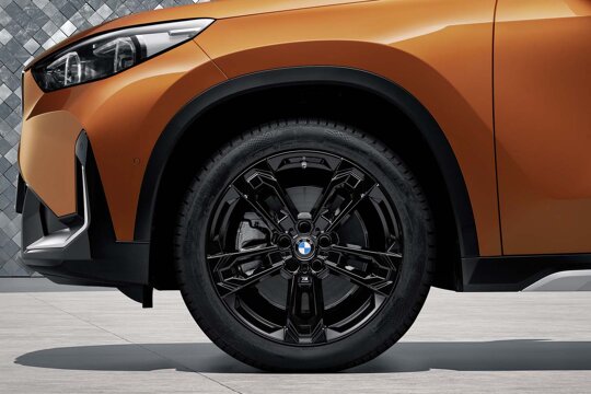 BMW-iX1-Essential-Edition-19inch-velg-zwart