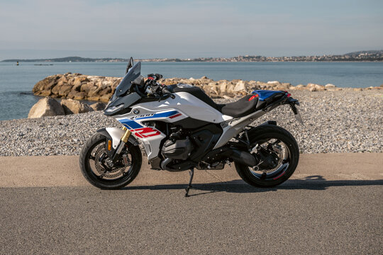 BMW_R_1300_RS_Wit_Zijkant_Ekris