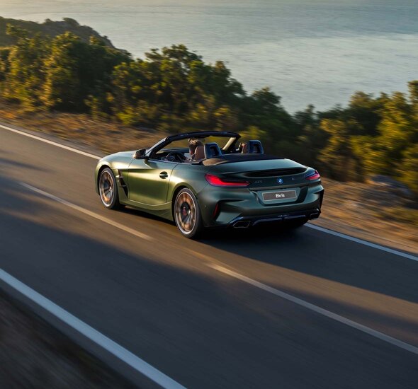 BMW-Z4-Pure-Impulse-Edition-Groen-Achterkant-Rijdend-Ekris-Header-Mobile