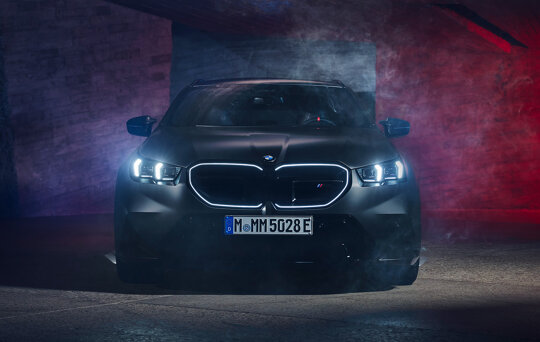 M5_Touring_Exterieur_Video_Header_2560x1000