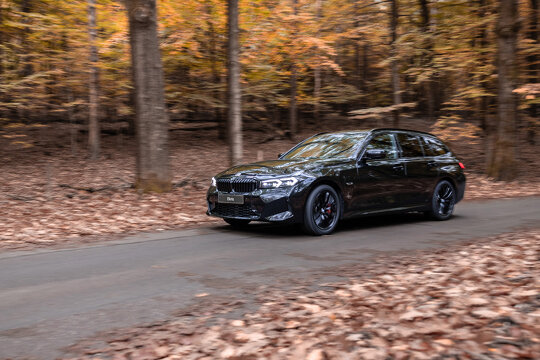 BMW 320e - driving shot