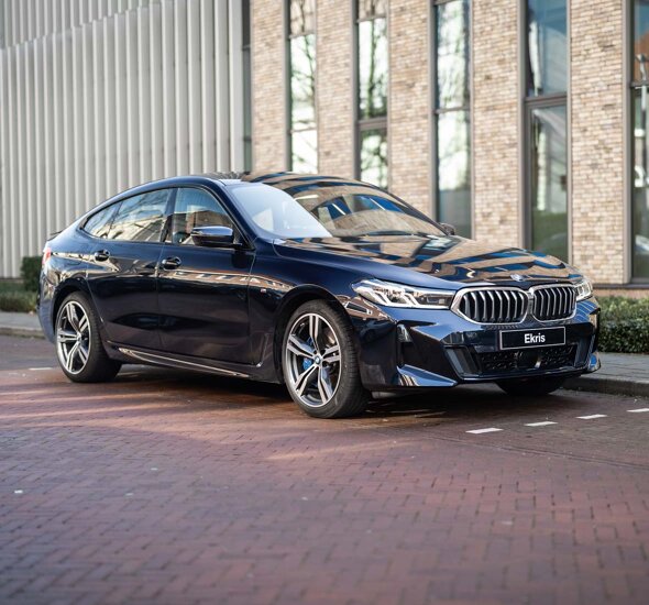 BMW-6-Serie-Gran-Turismo-blauw-voorkant-zijkant-mobiel