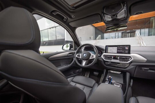 BMW-iX3-Interieur