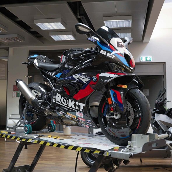 BMW-M-1000-RR-WSBK-Champion-Edition-Header-Mobile