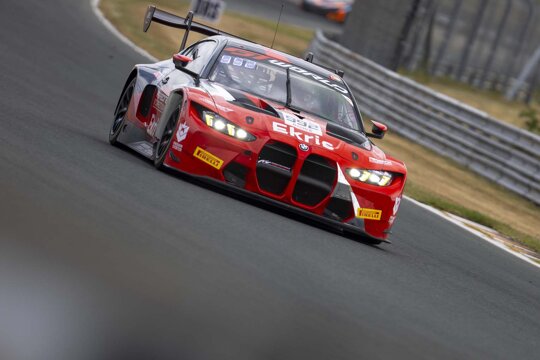 BMW_M4_GT3_Evo_Rood_Paradine_Voorkant_Zandvoort_Ekris