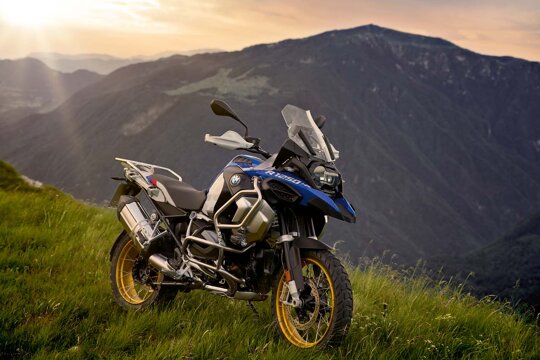 BMW-Motorrad-R-1250-GS-Adventure-Gras-Bergen
