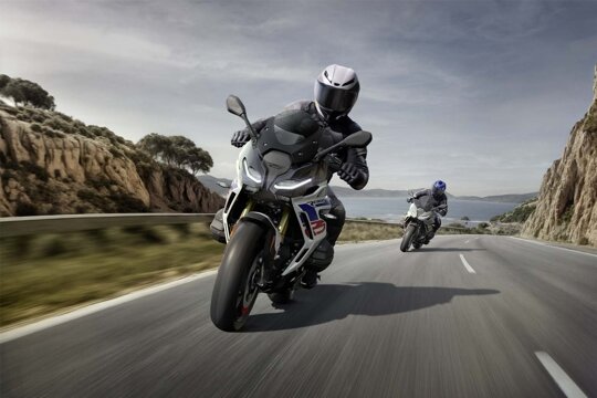 BMW_R_1300_RS_Modellen_Rijdend