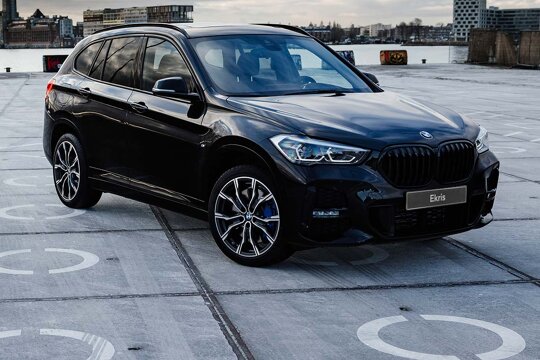 BMW X1 Zwart Voorkant 1180x1180