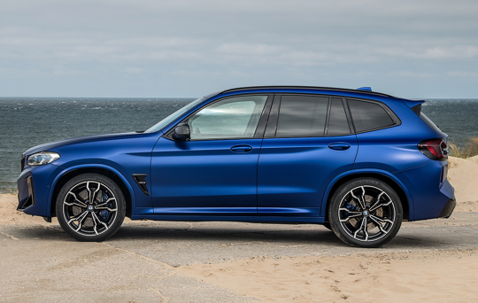 BMW_X3M_Zijkant_Blauw_1320x838