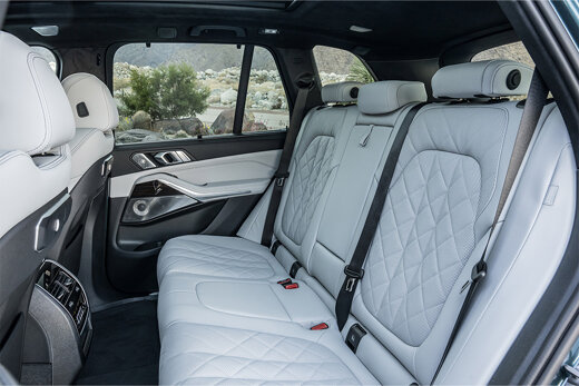 BMW X5 Interieur stoelen achter 1040x694