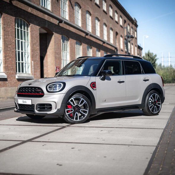 MINI-Countryman-JCW-Bruin-zijkant-header-mobiel