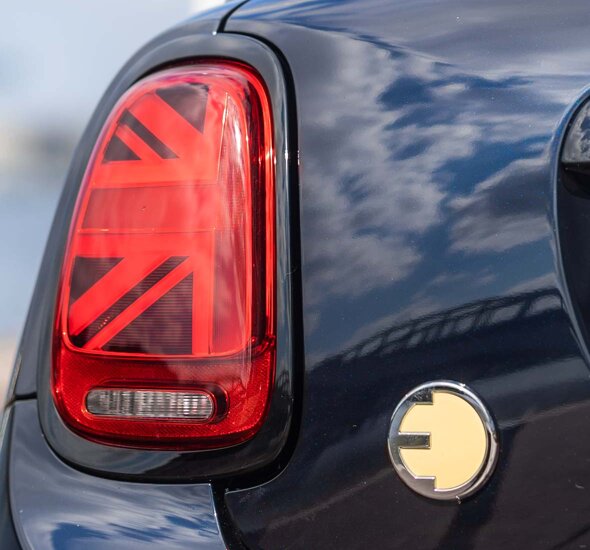 MINI-Electric-logo-Union-Jack-Achterlicht-mobiel