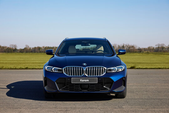 BMW-3-Serie-Touring-Blauw-Exterieur-Voorkant-Keram