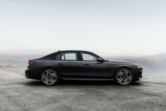 BMW-7-Serie-Zwart-Zijaanzicht