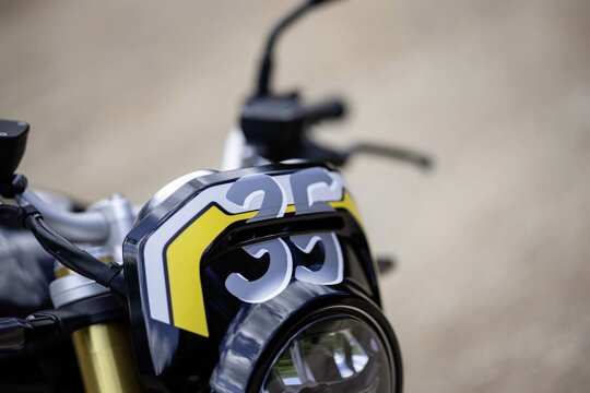 BMW_R12_NineT_The_Tracker_Koplampmasker_Ekris