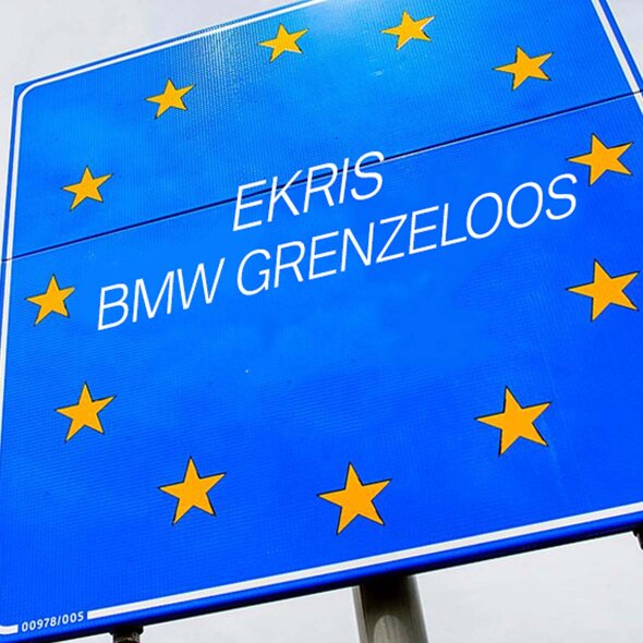 Ekris-BMW-Grenzeloos-verkeersbord-mobiel